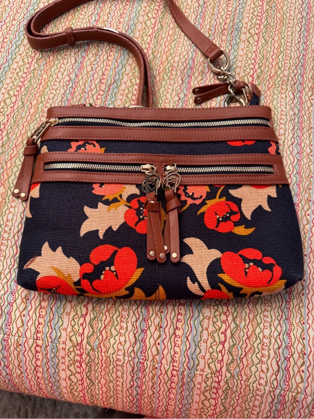Spartina 449 De Renne Zipper Hipster - Floral Linen - NEEDS NEW STRAP or fixed
